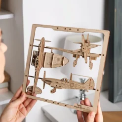 Avion de chasse – UGEARS Puzzle 2,5D en bois<UGEARS models New