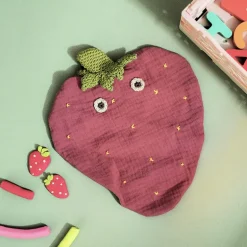 Doudou "Fraise" en coton bio - - The veggy toys<MyuM Discount