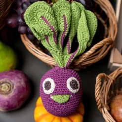 Hochet betterave en crochet "The veggy toys", coton bio<MyuM New