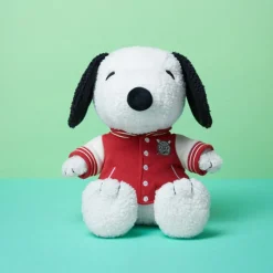 Peluche Snoopy assis avec son blouson universitaire - 20cm<Peluches Miffy & Snoopy Online