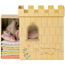 Princesse souris au petit pois dans son château<Maileg Store